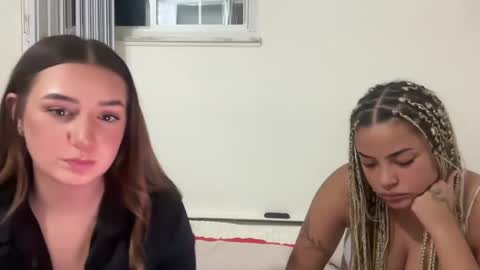 starqueenieee online show from 09/21/25, 02:13