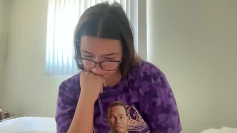 starqueenieee online show from 10/08/25, 05:21