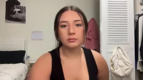 starqueenieee online show from 10/27/25, 01:31