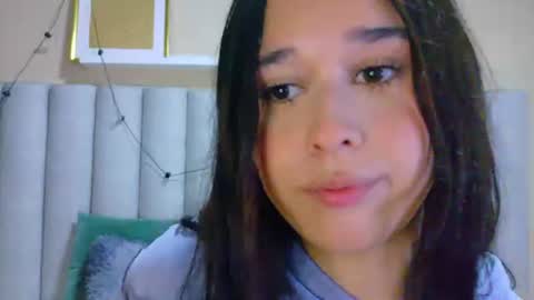 M O O N  online show from 08/01/26, 02:55