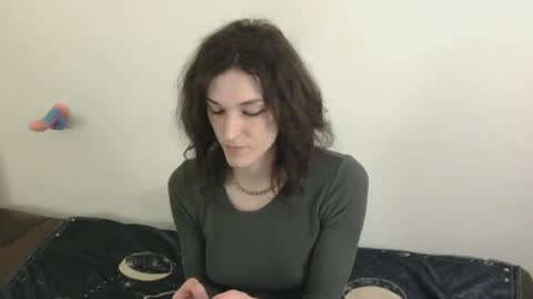 Snapshot of starry_soul chatting on 03/24/26, 12:37 Evan online show from 03/24/26, 12:37
