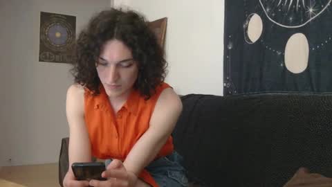 Snapshot of starry_soul chatting on 06/04/26, 06:47 Evan online show from 06/04/26, 06:47