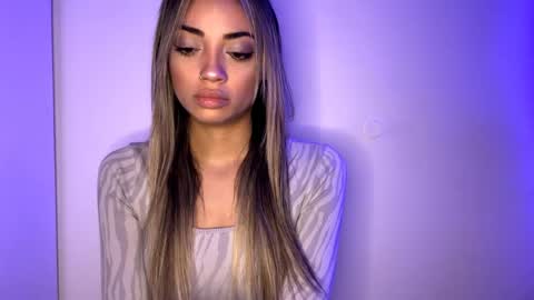 Mia online show from 04/24/26, 09:12