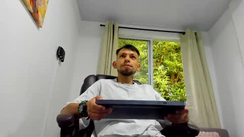 Snapshot of stebansilv_ chatting on 06/07/26, 11:47 Steban online show from 06/07/26, 11:47