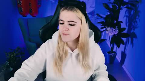 stef_nicks online show from 09/26/25, 05:44