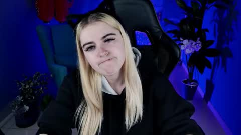 stef_nicks online show from 09/28/25, 09:58