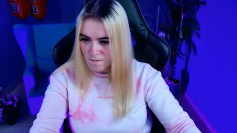 stef_nicks online show from 10/15/25, 09:09