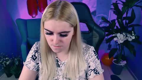 stef_nicks online show from 11/06/25, 09:10