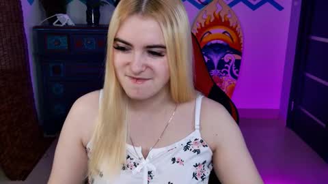 stef_nicks online show from 11/28/25, 09:23