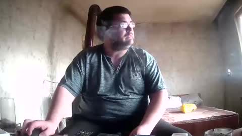 Snapshot of stefan90pt chatting on 02/11/26, 12:32 Stefan online show from 02/11/26, 12:32