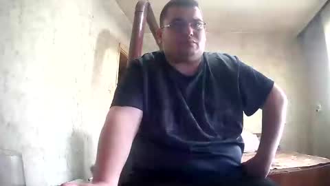 Snapshot of stefan90pt chatting on 05/21/26, 08:21 Stefan online show from 05/21/26, 08:21
