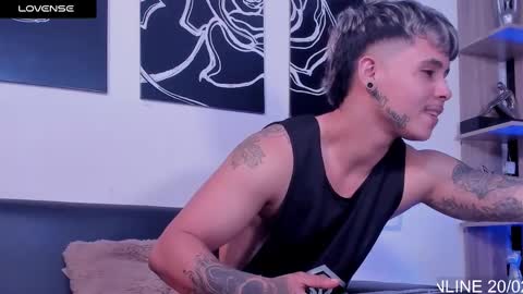 Snapshot of stefan_wonder_ chatting on 02/20/25, 05:29 Wonder online show from 02/20/25, 05:29