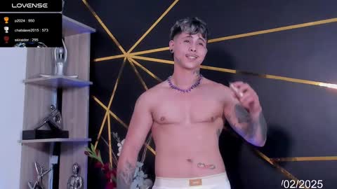 Snapshot of stefan_wonder_ chatting on 02/21/25, 06:48 Wonder online show from 02/21/25, 06:48