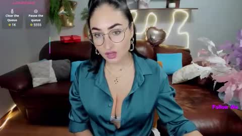 Snapshot of stefanawinter chatting on 12/14/25, 11:15 StefanaWinter online show from 12/14/25, 11:15