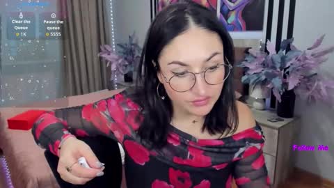 Snapshot of stefanawinter chatting on 02/25/26, 11:31 StefanaWinter online show from 02/25/26, 11:31
