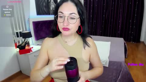 Snapshot of stefanawinter chatting on 03/14/26, 10:32 StefanaWinter online show from 03/14/26, 10:32