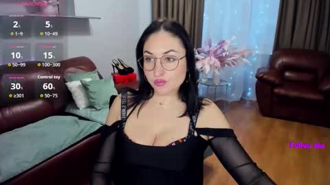 Snapshot of stefanawinter chatting on 03/23/26, 11:03 StefanaWinter online show from 03/23/26, 11:03