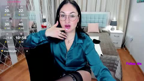Snapshot of stefanawinter chatting on 03/31/26, 05:41 StefanaWinter online show from 03/31/26, 05:41