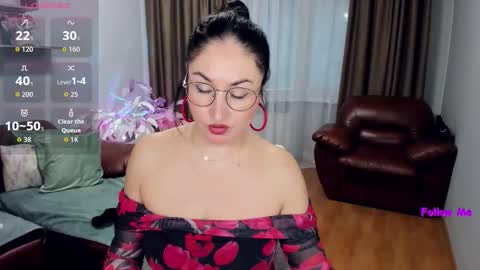 Snapshot of stefanawinter chatting on 04/30/26, 11:05 StefanaWinter online show from 04/30/26, 11:05