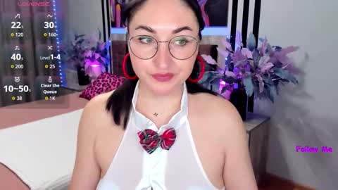 Snapshot of stefanawinter chatting on 05/25/26, 10:10 StefanaWinter online show from 05/25/26, 10:10