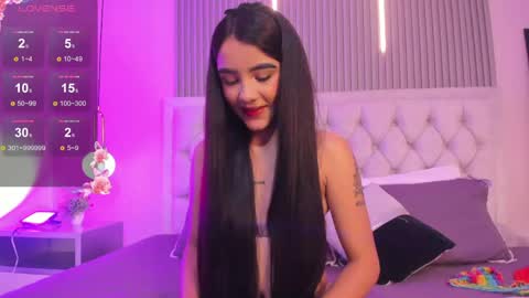 Snapshot of stefani_condya chatting on 05/27/26, 08:17 Stefani online show from 05/27/26, 08:17