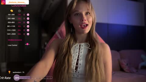 Snapshot of stefanie_collins chatting on 01/28/25, 08:26 Stefanie online show from 01/28/25, 08:26