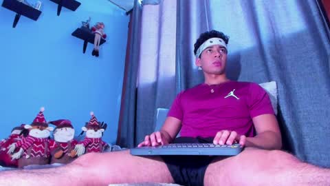 Snapshot of stefann_salvatore chatting on 01/04/25, 10:13 Stefann Salvatore online show from 01/04/25, 10:13