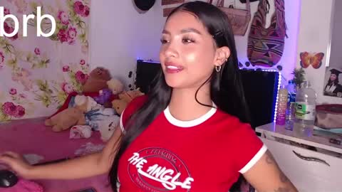 Im MiaIts my first day here  online show from 12/18/24, 01:48