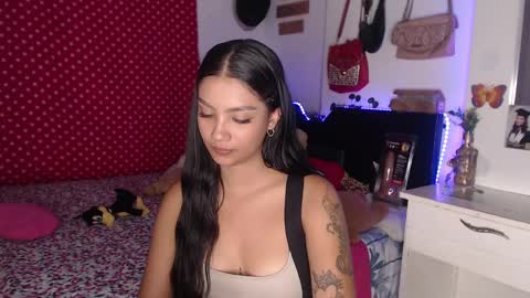 Im MiaIts my first day here  online show from 12/18/24, 04:53