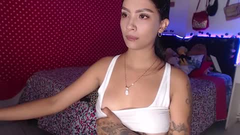 Im MiaIts my first day here  online show from 12/25/24, 10:48