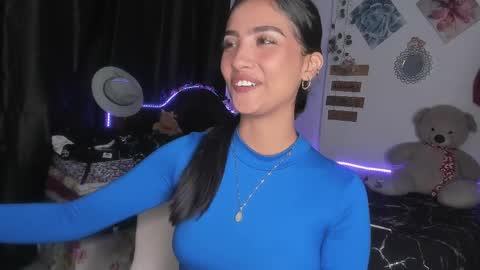 Im MiaIts my first day here  online show from 02/17/25, 12:54