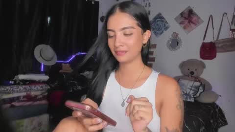 Im MiaIts my first day here  online show from 02/18/25, 09:53