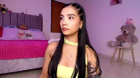 Snapshot of stefanny_pllus chatting on 03/11/26, 09:10 Im MiaIts my first day here online show from 03/11/26, 09:10