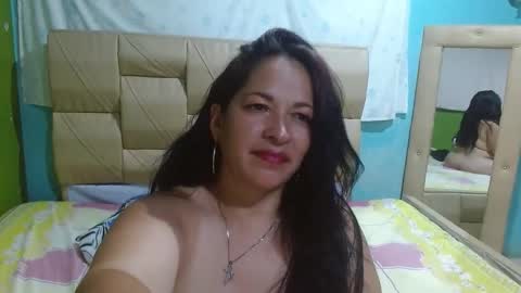 Stefanny online show from 10/27/25, 10:36