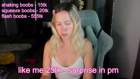 stefany_and_bettany online show from 05/19/26, 02:34