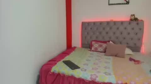 Snapshot of stefany_andruw chatting on 10/15/25, 01:44 stefany_andruw online show from 10/15/25, 01:44
