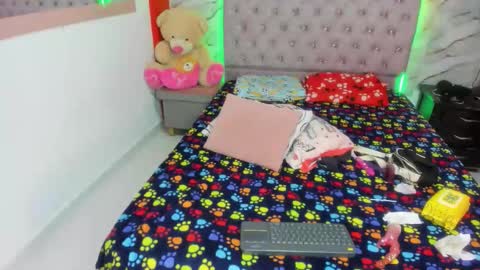 stefany_andruw online show from 11/07/25, 04:18