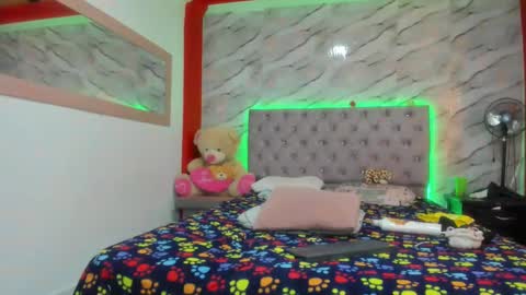 stefany_andruw online show from 11/21/25, 02:32