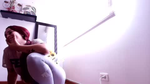 stefany_rojas online show from 08/04/26, 07:05