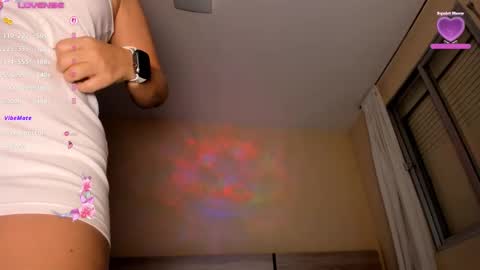 Snapshot of stefanyhotmilf chatting on 11/19/25, 05:51 stefany online show from 11/19/25, 05:51