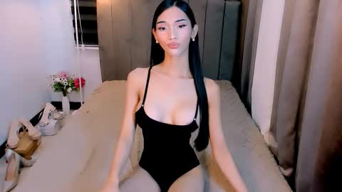 Snapshot of steffani_deluxe chatting on 02/28/26, 02:56 STEF online show from 02/28/26, 02:56