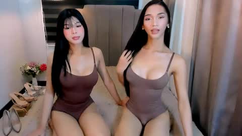 Snapshot of steffani_deluxe chatting on 04/21/26, 04:19 STEF online show from 04/21/26, 04:19