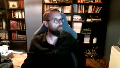 Snapshot of stefffg chatting on 10/12/25, 05:23 MeStef online show from 10/12/25, 05:23