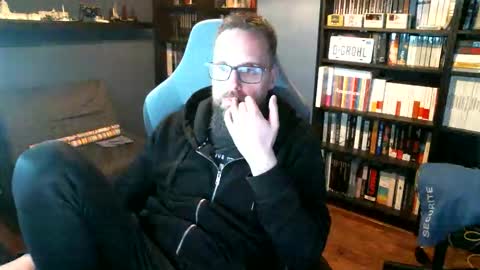 Snapshot of stefffg chatting on 04/17/26, 07:28 MeStef online show from 04/17/26, 07:28