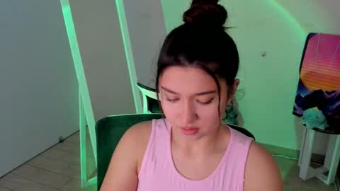 Snapshot of steffi_xo chatting on 12/02/25, 08:15 Steffi online show from 12/02/25, 08:15