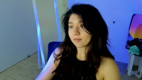 Snapshot of steffi_xo chatting on 12/03/25, 10:52 Steffi online show from 12/03/25, 10:52