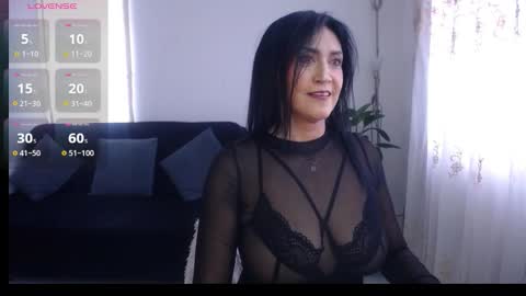 Snapshot of steffy_31 chatting on 10/17/25, 05:04 Steffy online show from 10/17/25, 05:04