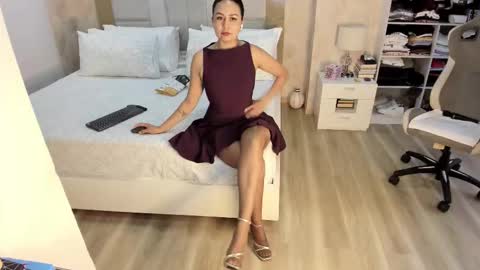 Snapshot of stefi_alizon chatting on 03/12/26, 12:50 Zuly online show from 03/12/26, 12:50