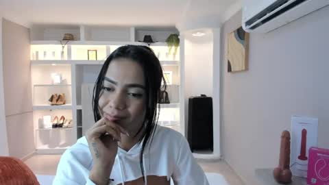 Stefana Mirlow  online show from 06/03/26, 02:33