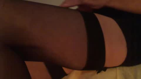 Snapshot of stefison chatting on 10/05/25, 05:39 stefan online show from 10/05/25, 05:39